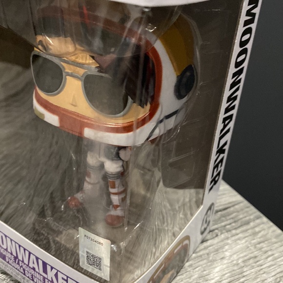 Funko Pop! Games | Fortnite #434: Moonwalker (2018) - Collectible Vinyl Figure - Picture 10 of 15